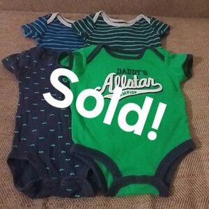 🏖Carter's NB baby boy onesie tops